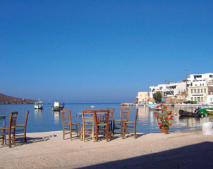 Idyllische Taverne in der Nachmittagssonne